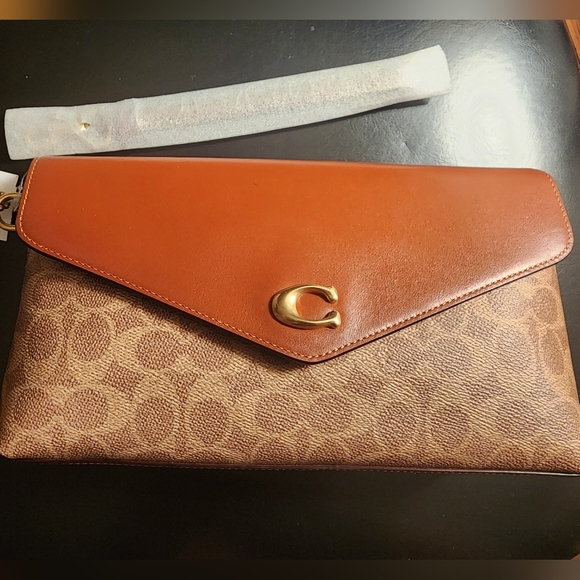 Coach Accessories - NWT COACH Signature Wristlet